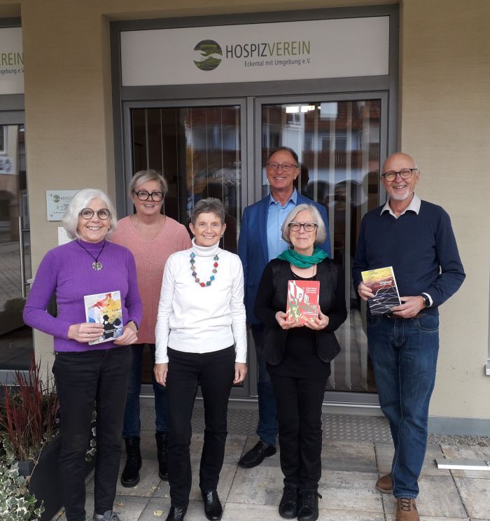 241028%20Spenen%C3%BCbergabe%20Marktschreiberinnen_klein 241028%20Spenen%C3%BCbergabe%20Marktschreiberinnen_klein